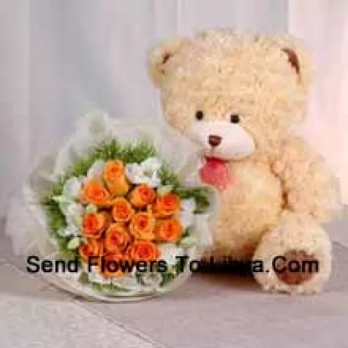 Bouquet aus 12 orangefarbenen Rosen und einem mittelgroßen niedlichen Teddybär